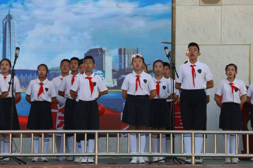 兰州市东郊学校举办2022届学生毕业典礼