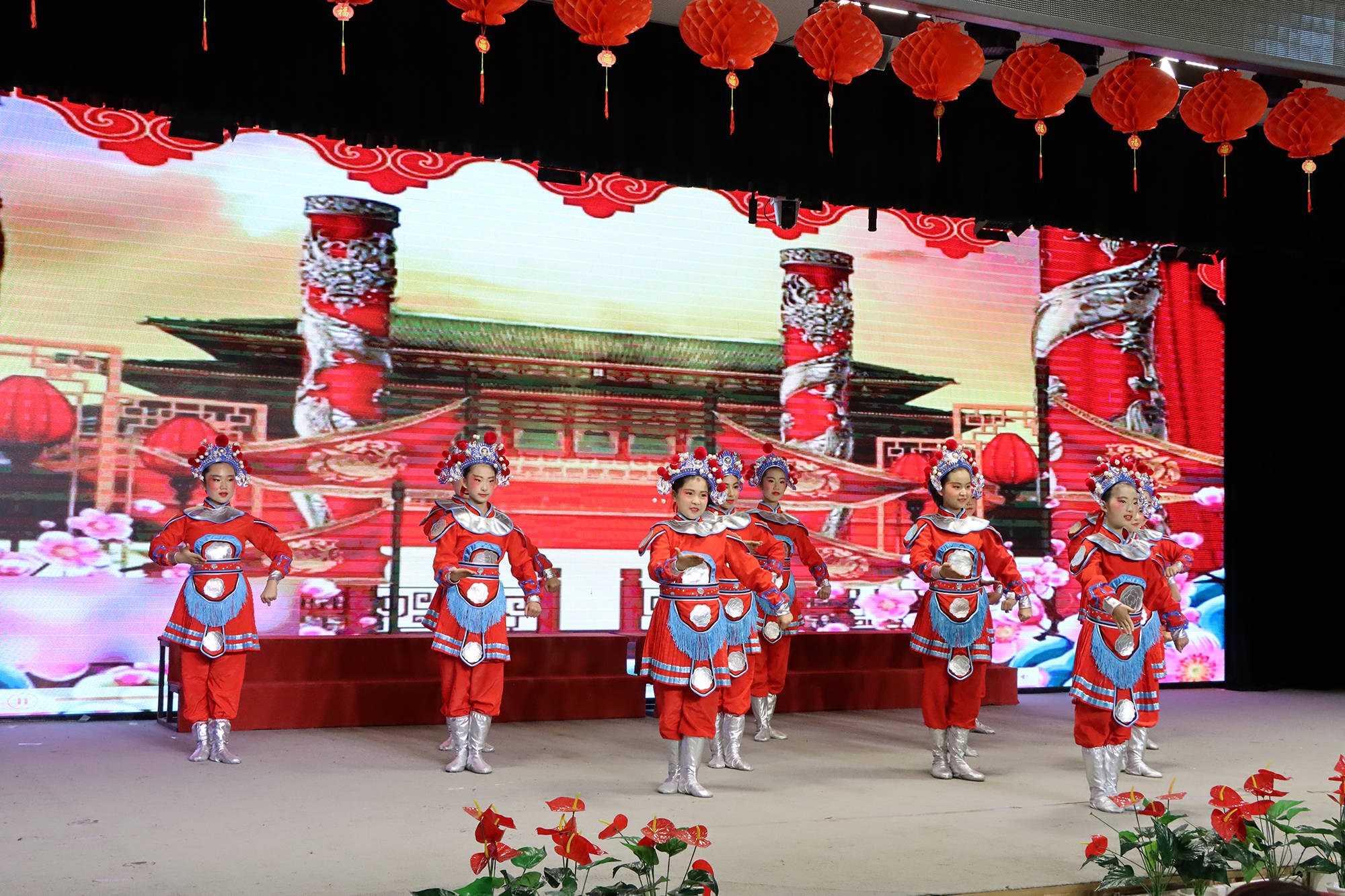 库尔勒市第一小学校园戏曲节精彩上演