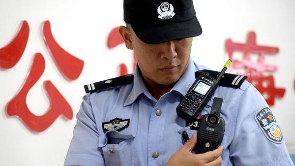 即日起用手机这样拍警察执法后果很严重