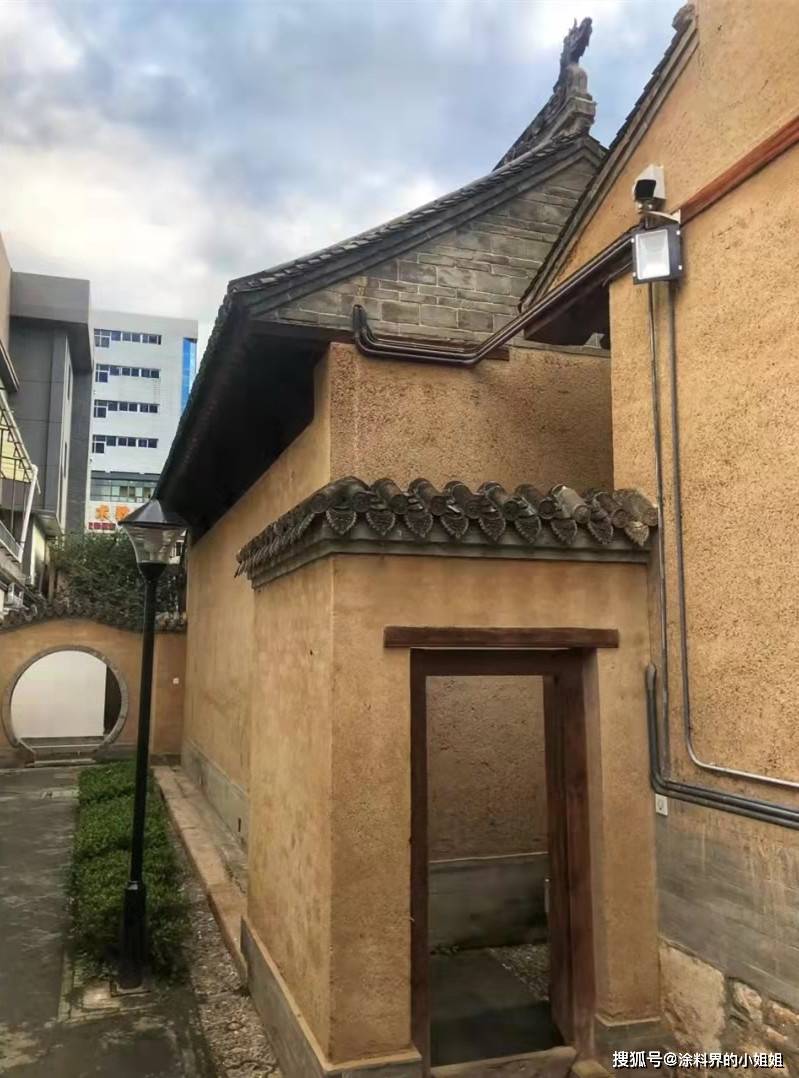 农村自建房装修,外墙生态稻草漆仿泥巴墙效果