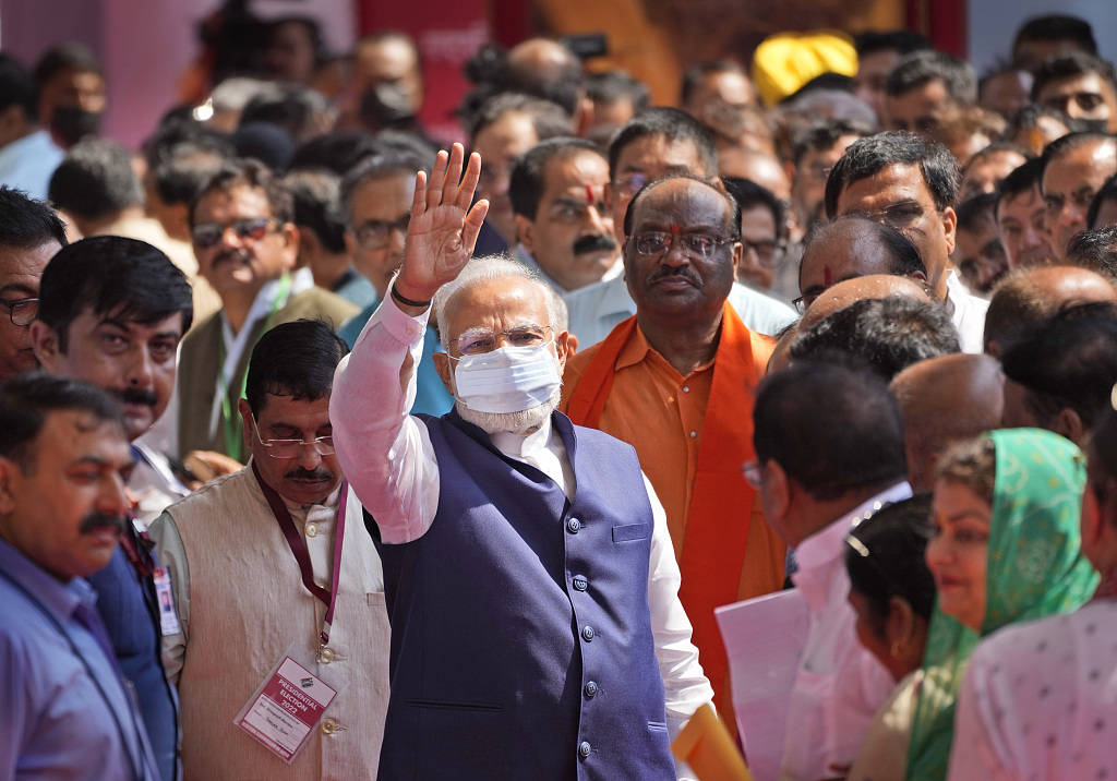 印度新一任总统选举开始总理莫迪参加投票