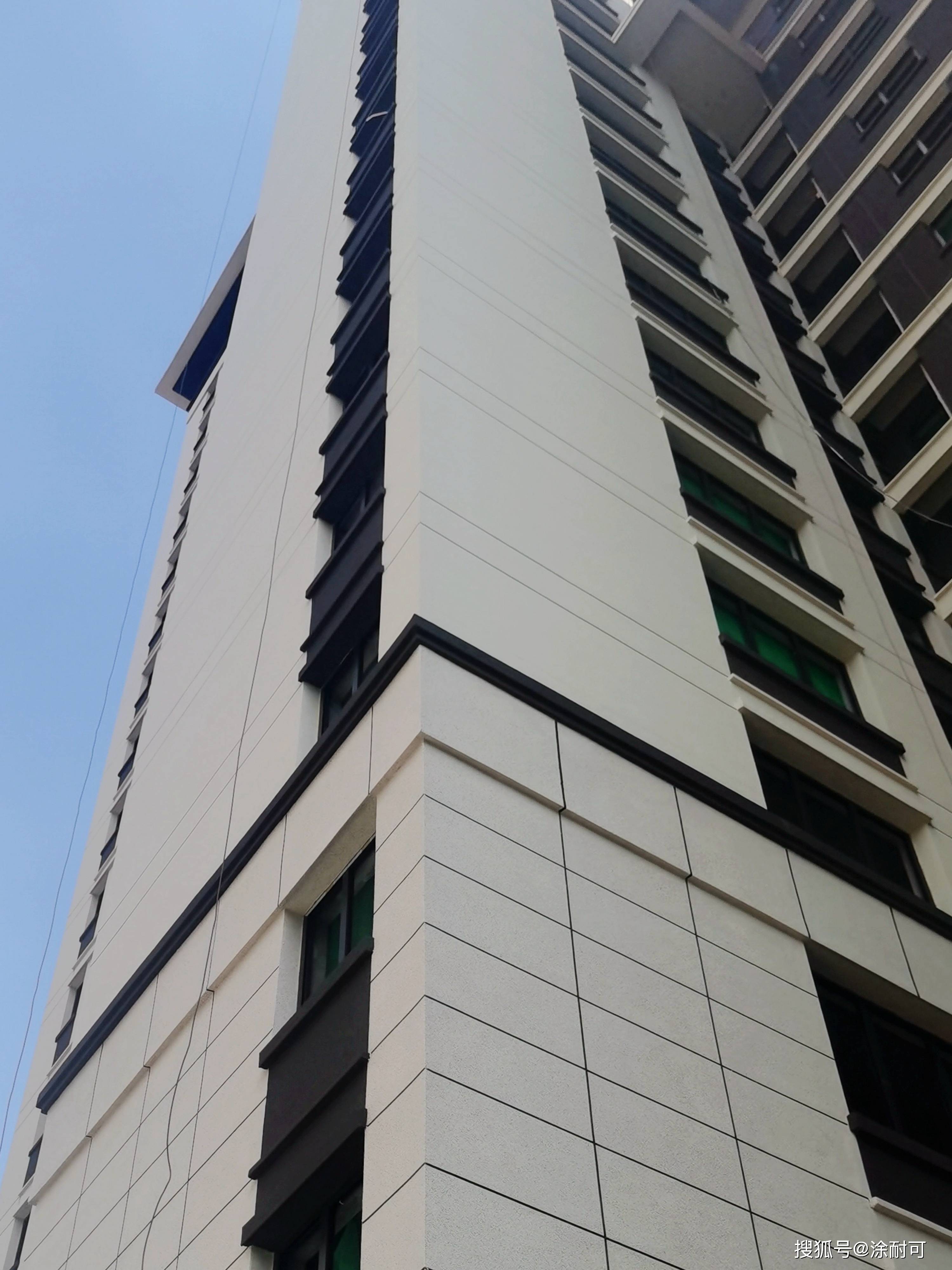 涂耐可魔方石外立面的邢台睿小区,极简建筑风格塑造活力城市界面.