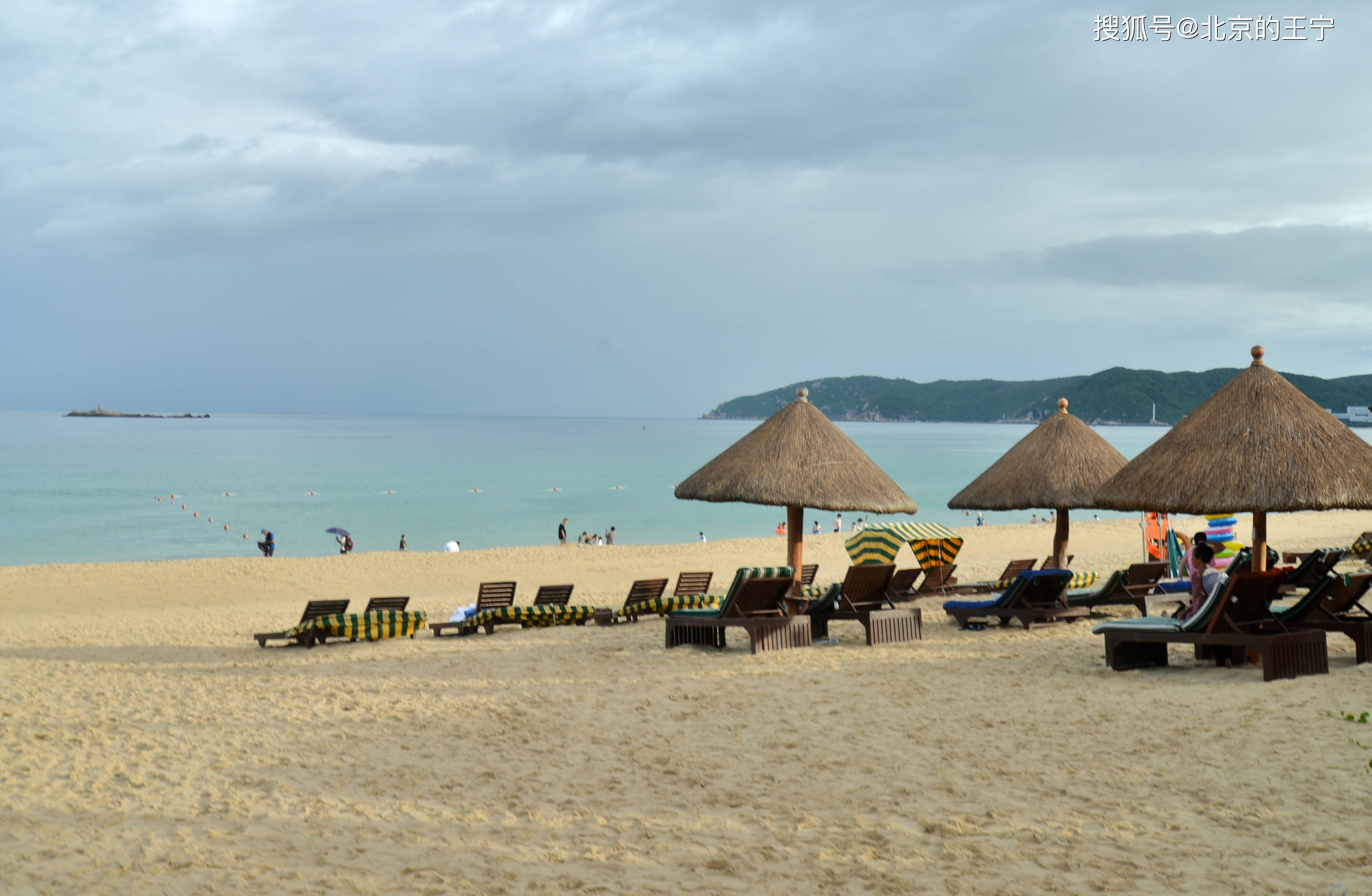 亚龙湾的海滩2