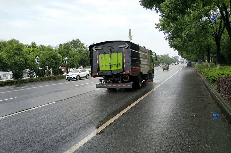 夏季炎热机扫车垃圾综合处理站为建造美好环境而不懈努力
