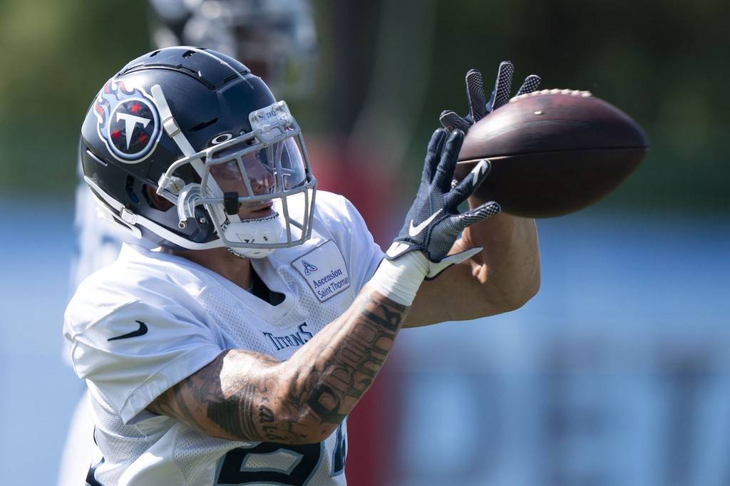 田纳西队的前身是休斯敦油工队,于1960年成为原美国橄榄球联盟创始