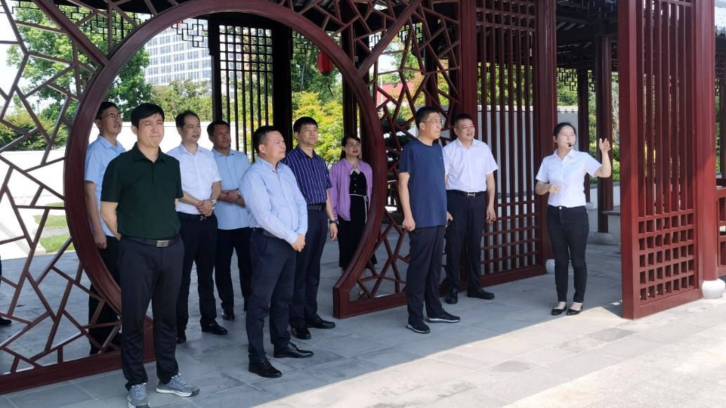 苏信一家亲 和合向未来——商城县委书记胡培刚一行至中亿丰考察苏信