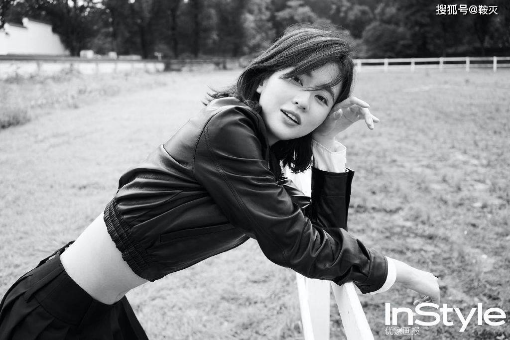 乔欣拍慵懒写真，炎炎夏日的浪潮