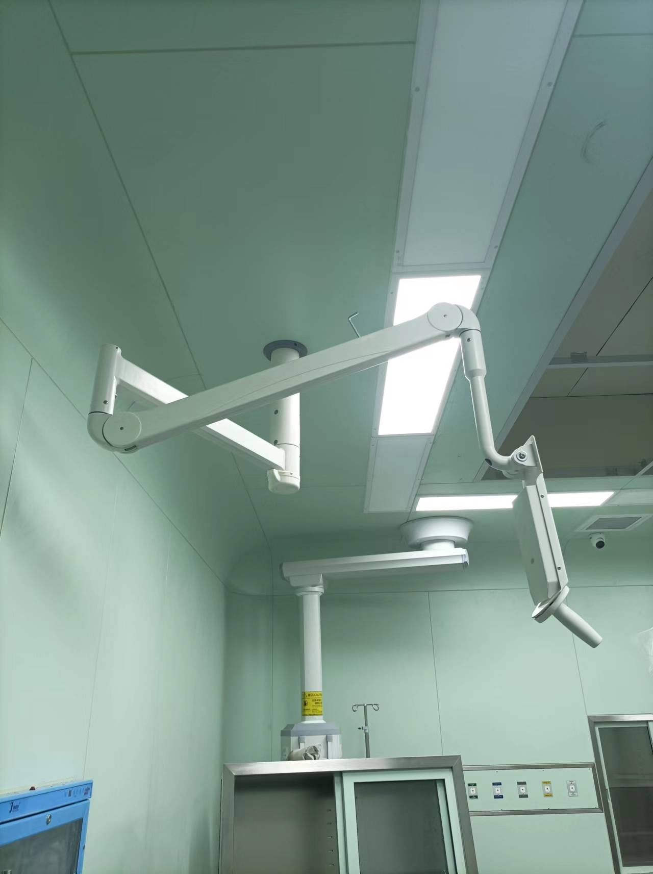 手术显示器吊臂——腔镜显示器吊臂_医疗_品牌_无影灯