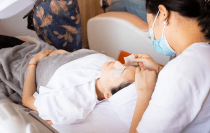 从美容院到肌后·洗脸吧,美容创业的风口变了?_消费者_装修_传统