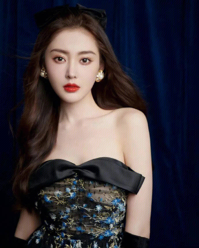 张天爱真是美到骨子里了,穿黑色的抹胸礼服-搜狐大视野-搜狐新闻