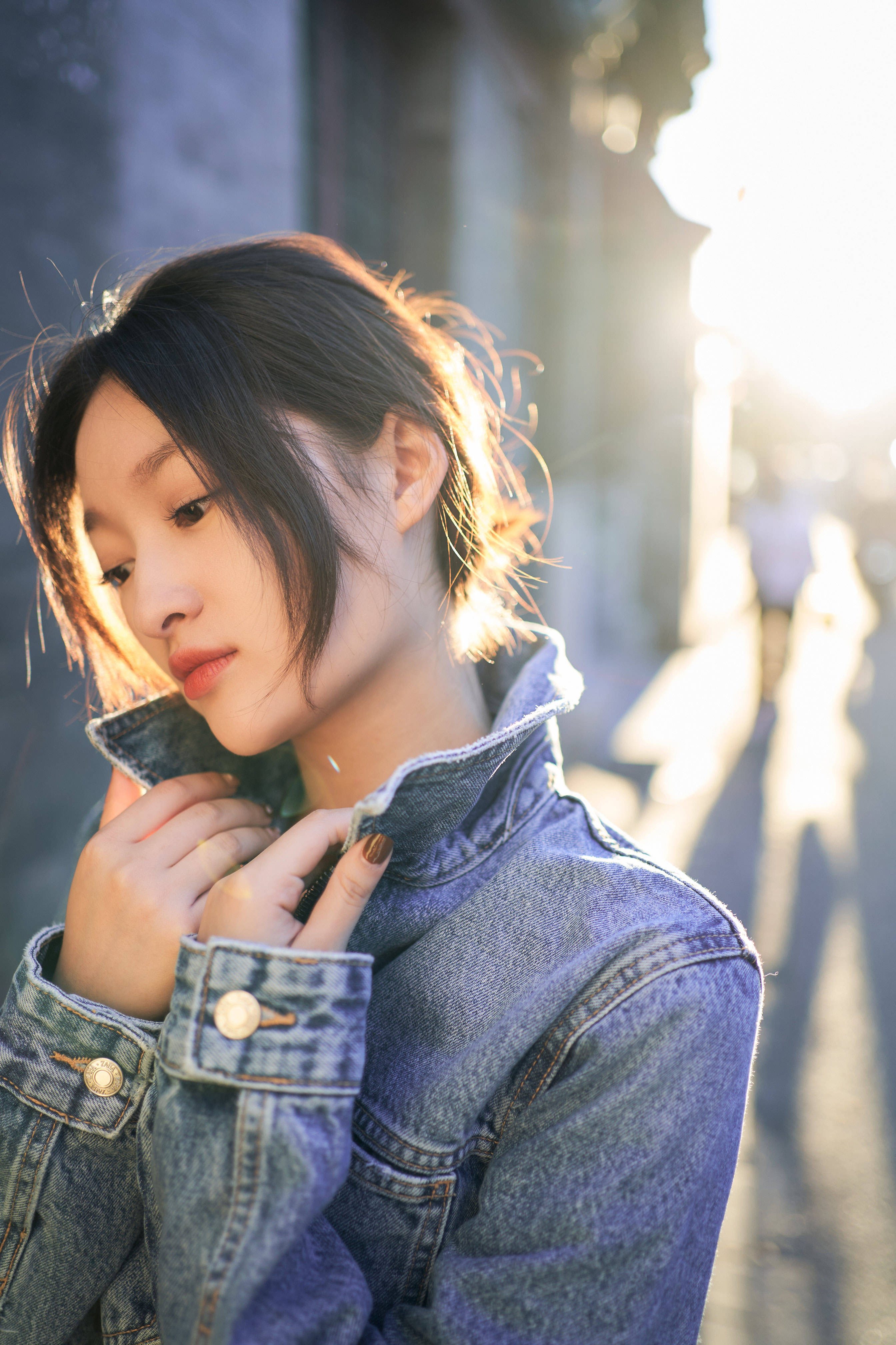 张钿悦秋日街拍ootd随性自然氛围感狠狠拿捏