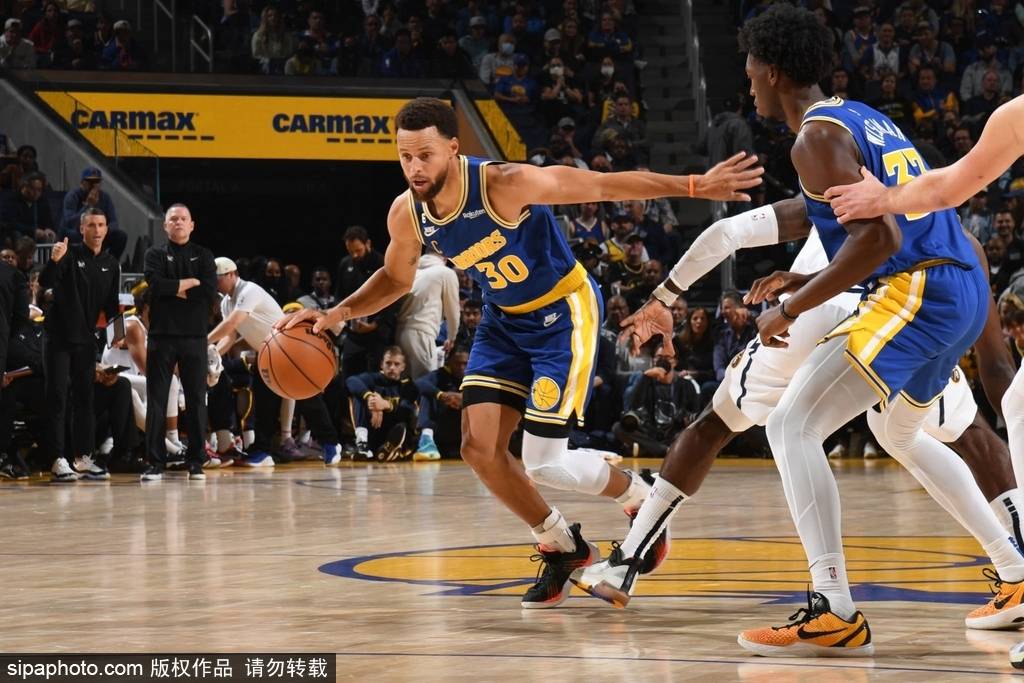 库里无解变向撕裂防守体系勇士王朝核心书写历史篇章