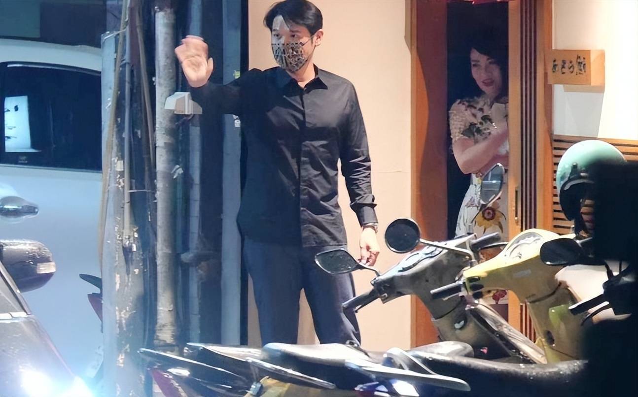 林志玲夫妇深夜约会 黑泽良平搂腰护送十分甜蜜-搜狐大视野-搜狐新闻