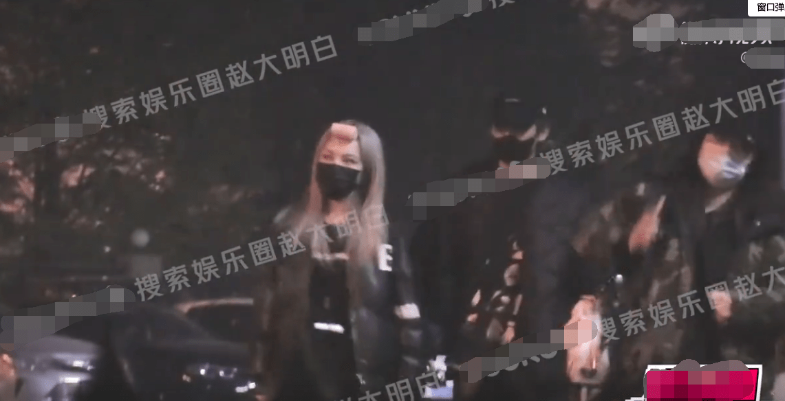 周扬青与段星星公园拥吻好甜蜜 两人拥抱分不开-搜狐大视野-搜狐新闻