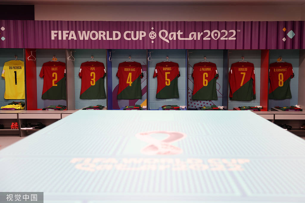 赛前更衣室揭秘战术板细节与伤病最新情况