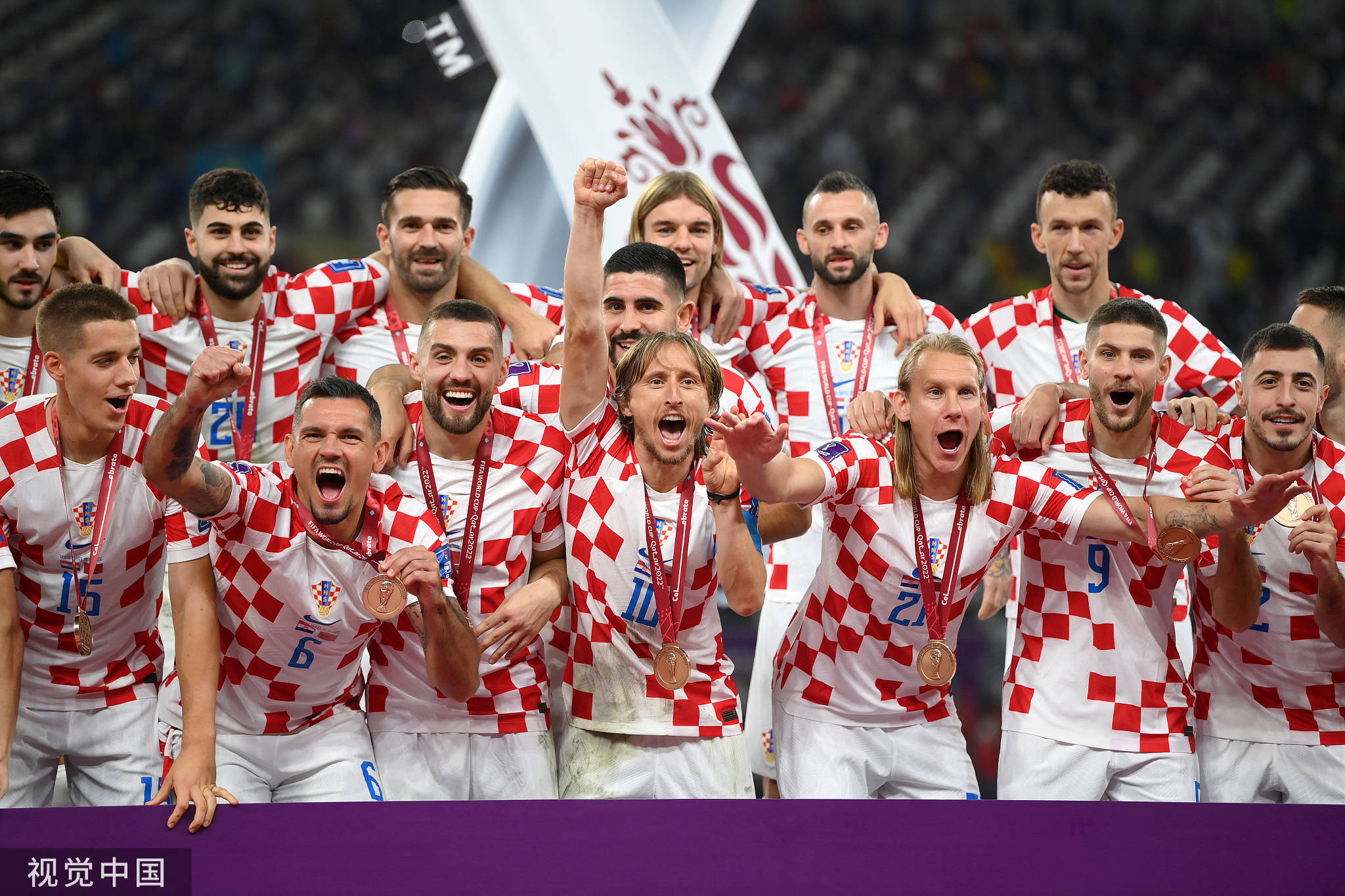 高清图:赛后举行颁奖仪式 克罗地亚领取季军奖牌-搜狐大视野-搜狐新闻