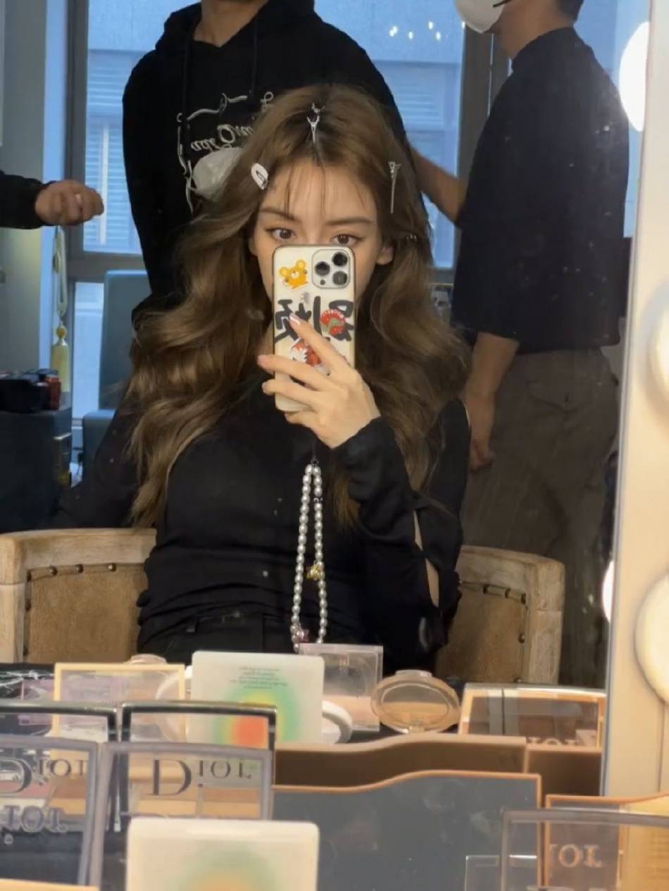 Angelababy,一头波浪金发,很有摩登女郎的感觉-搜狐大视野-搜狐新闻
