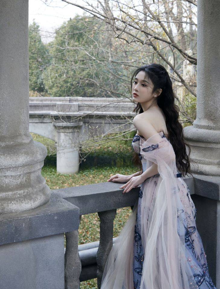 女星张慧雯时尚写真：公主仙女、楚楚动人-搜狐大视野-搜狐新闻