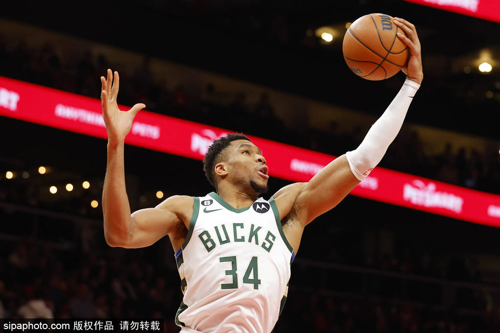 雄鹿客场大胜篮网迎赛季新高得分