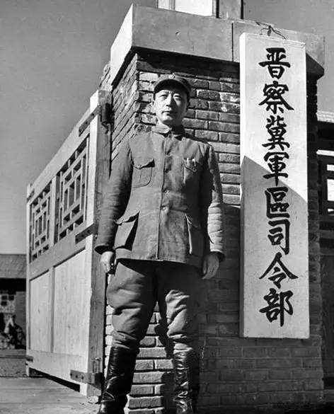 王先臣生于1915年,他是16岁参加革命并经历过长征