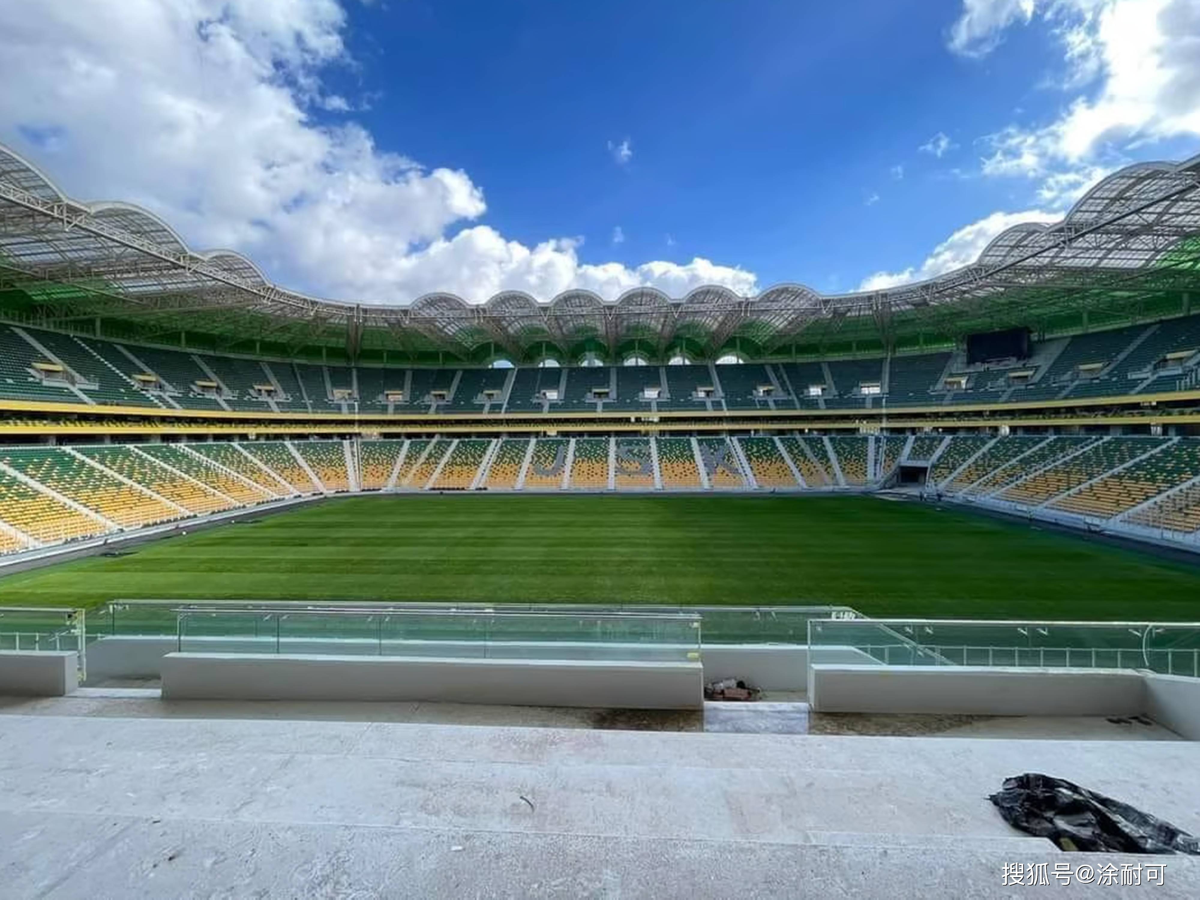 涂耐可handycoat系列环保腻子产品,助力非洲五万人体育场建设!