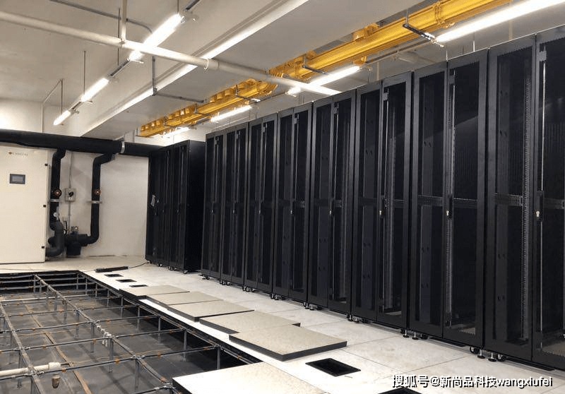 冷热通道机房机柜排布为什么要先用机柜底座? 机柜底座是什么?