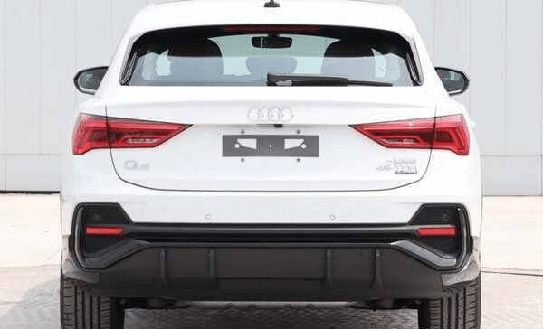 从外观申报信息可知,奥迪q3提供了多种的前保险杠和后保险杠的装饰板