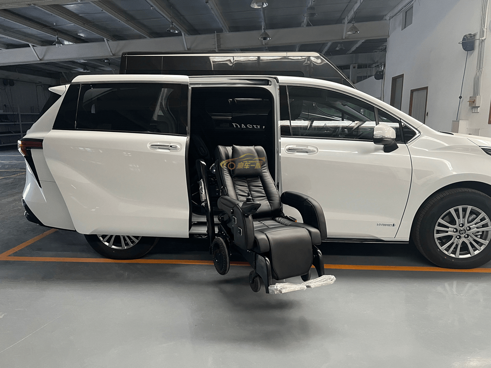 实拍丰田赛那改装福祉座椅福祉轮椅方便老年人出行