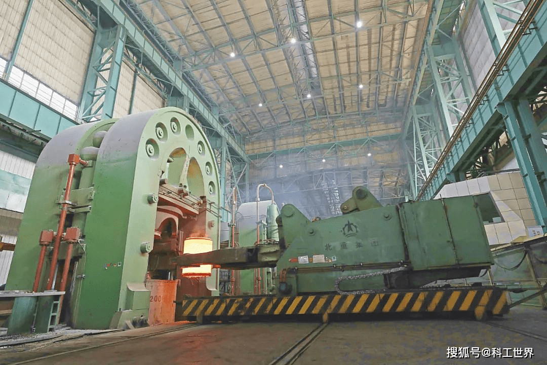 打破美国独家垄断,中国研制出世界最大难变形金属重型挤压机床!