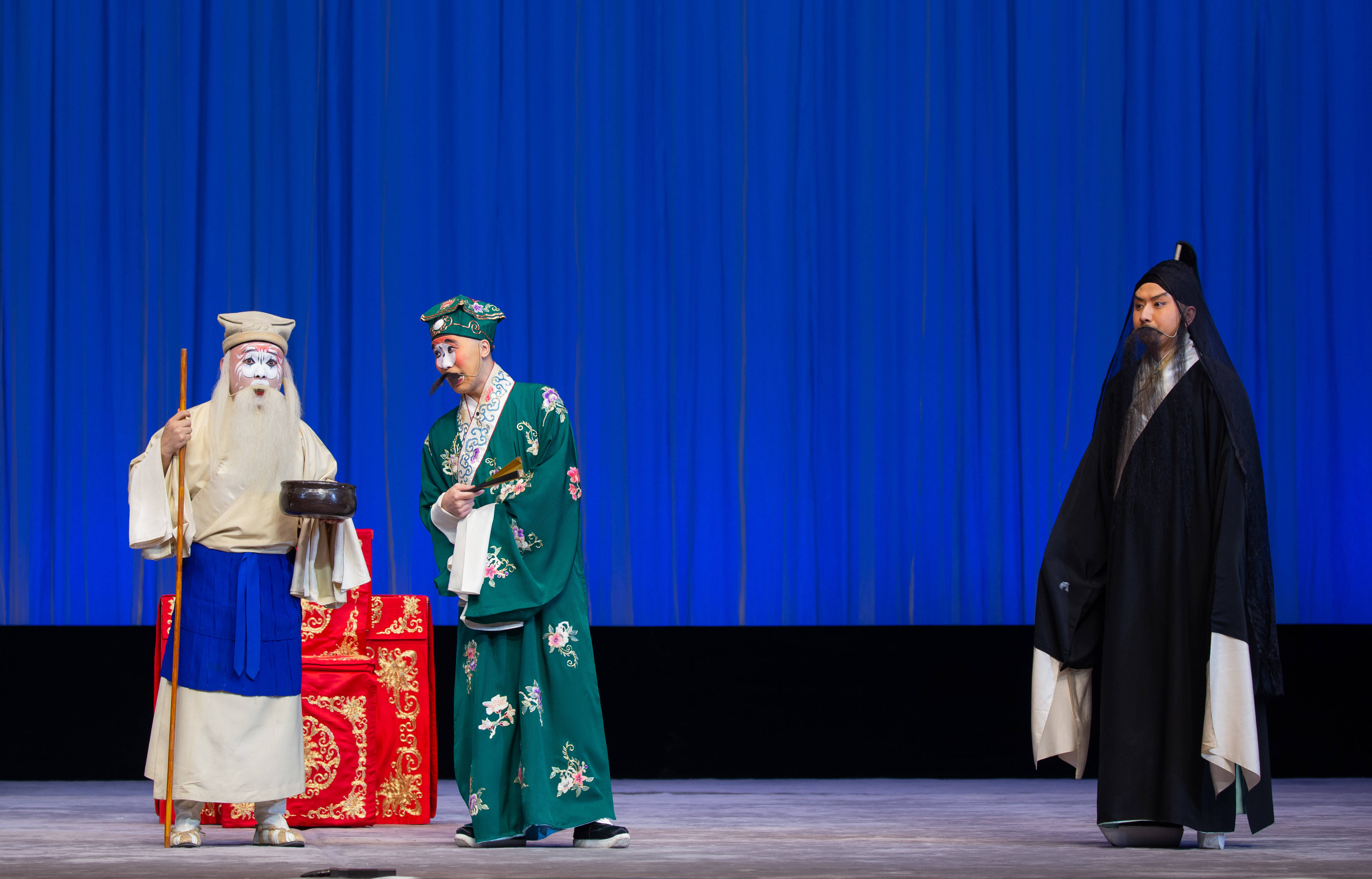 《挡马》杨八姐:也会娇羞的女中豪杰;《乌盆记》赵妻:不完全三从四德