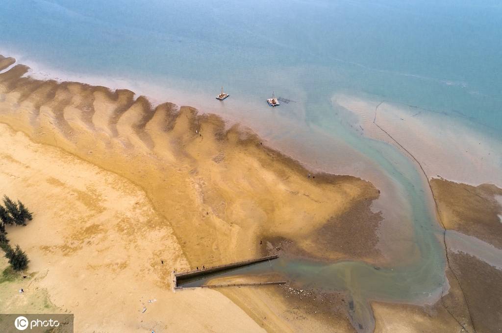 航拍广西防城港北部湾滨海风光 海水碧绿春景怡人-搜狐大视野-搜狐新闻