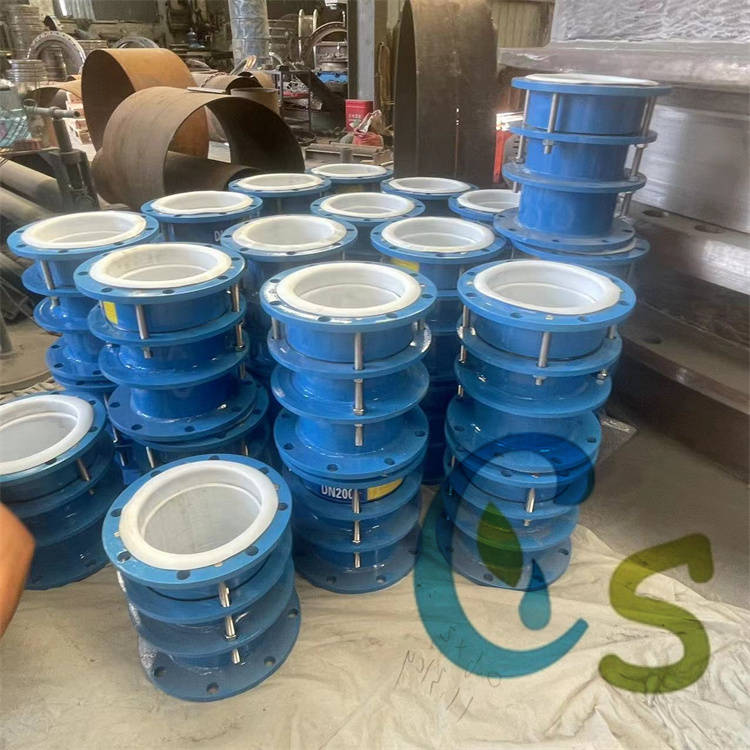 伸缩接头一般是由法兰,短管,中盘,压兰,密封圈,螺栓螺母组成,特别适用