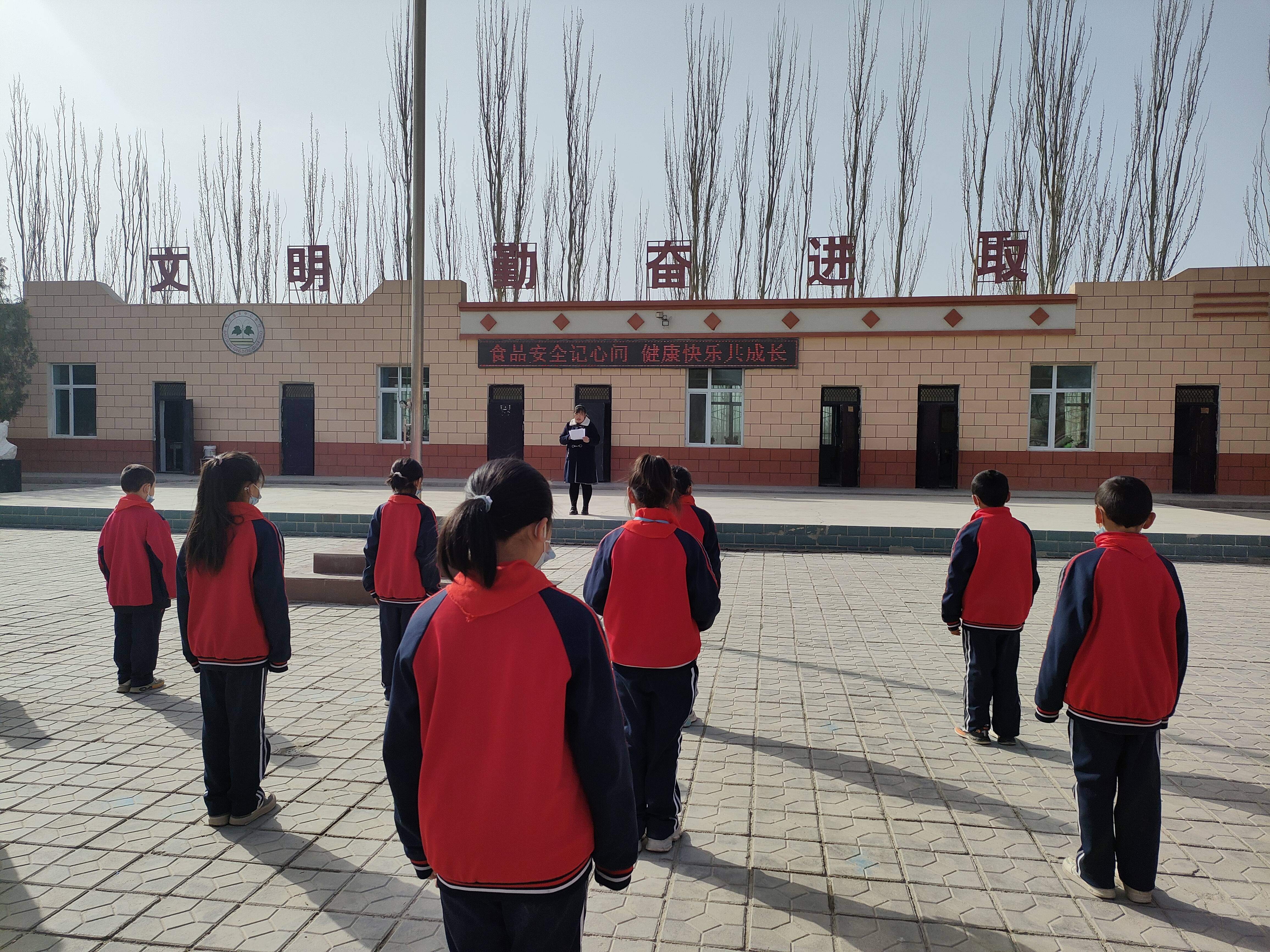 新疆十大垃圾学校图片