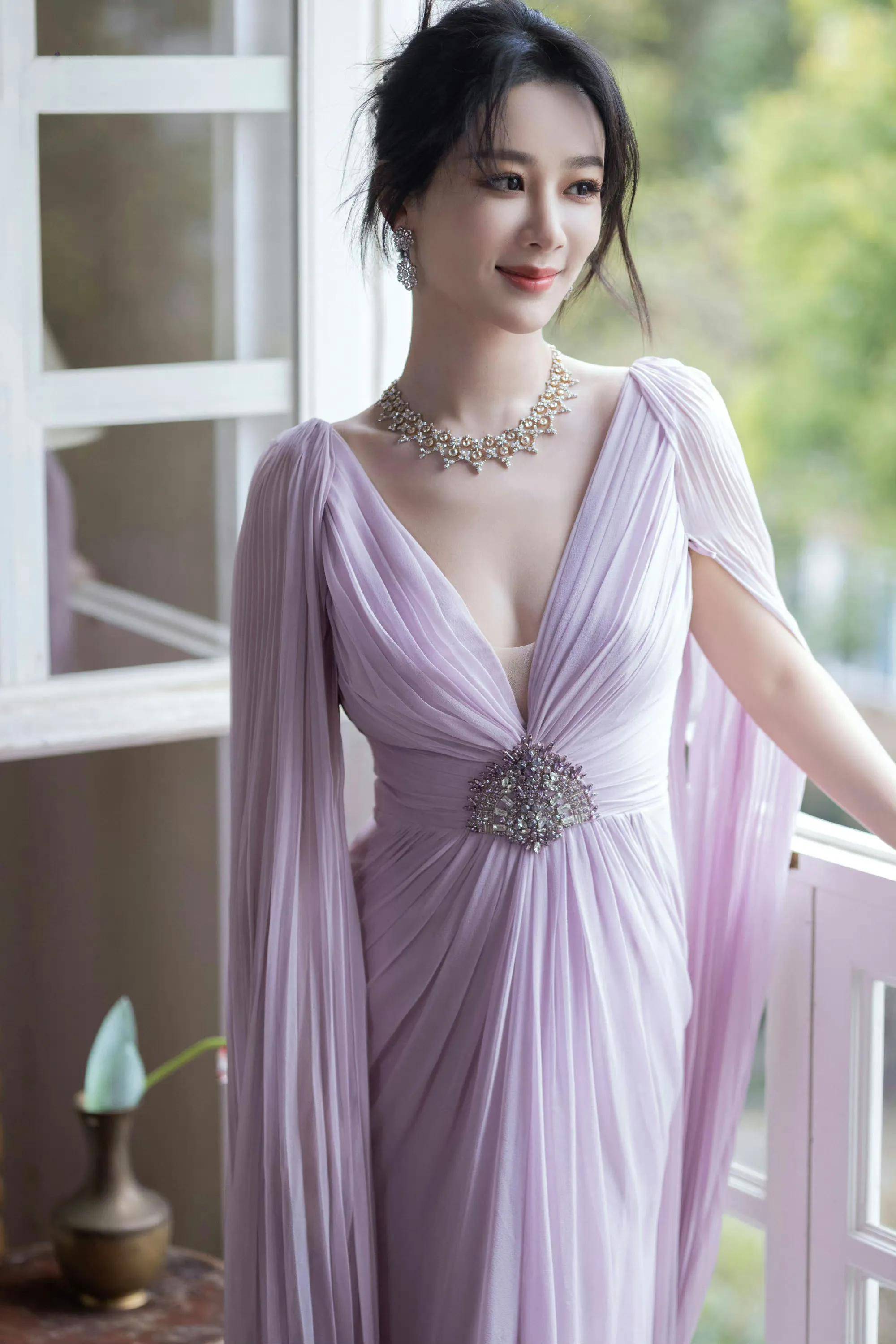 ˿Ůѷ׽ƵջӾʢϢȫӳ