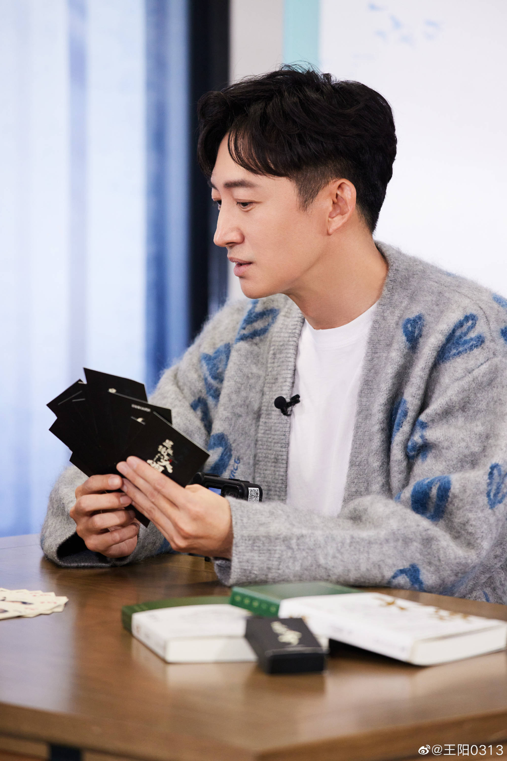 2018年,王阳突然在微博晒出结婚照,公布了他和高斯的喜讯,而后两年,又