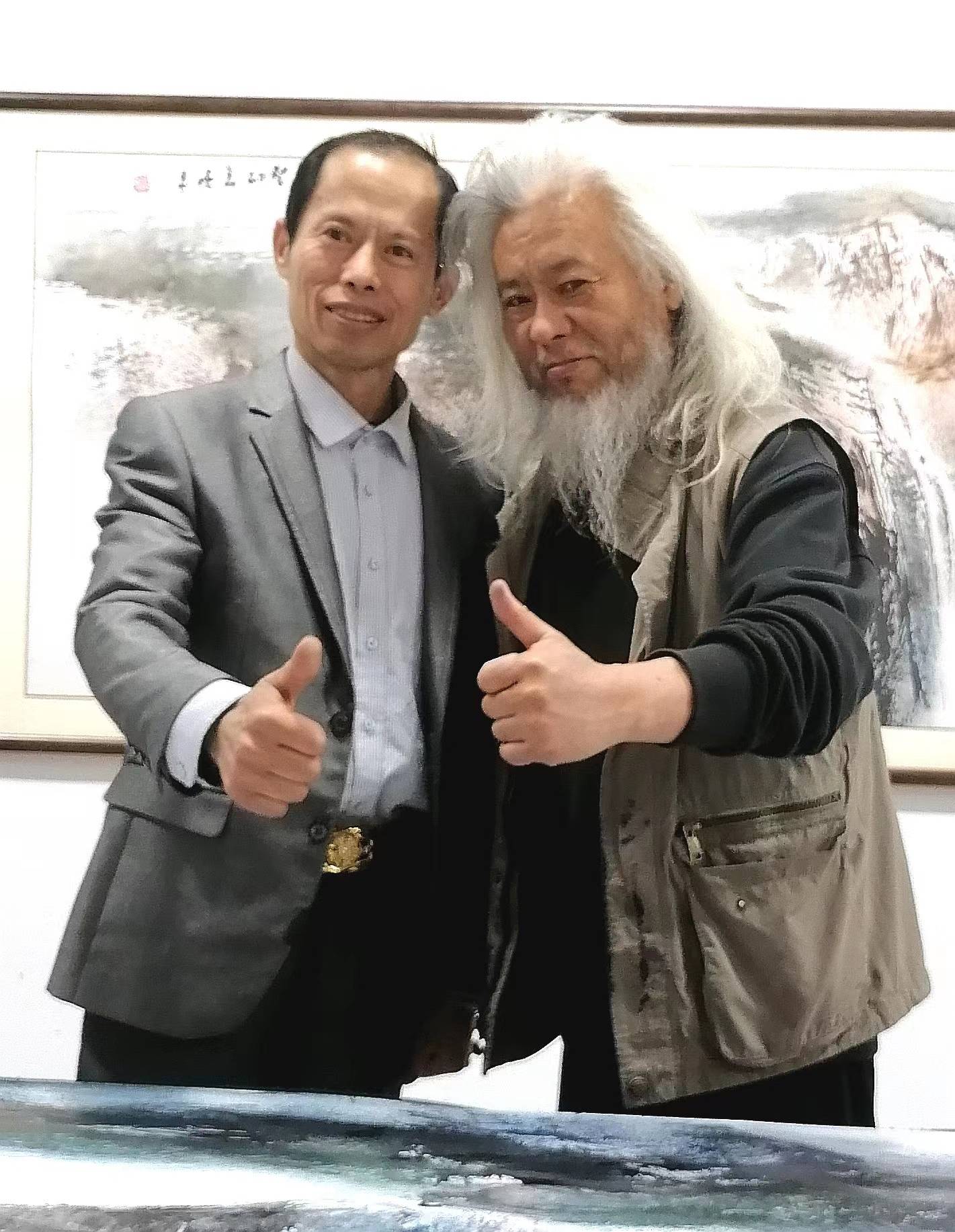 笤帚皴天地 泼彩新世界——记非笔画创始人薛晓平_皴法_山水画_中国