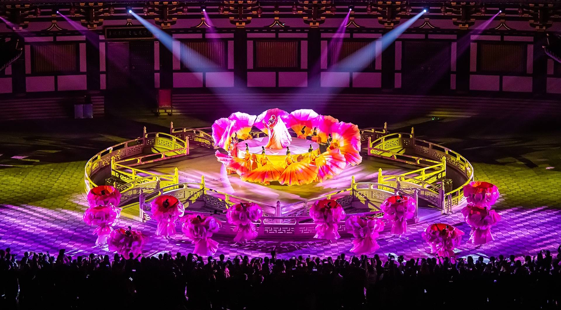 寻盛世梦,游夜唐城, 襄阳唐城《大唐倚梦Ⅱ》震撼上演_舞台_舞蹈_长安