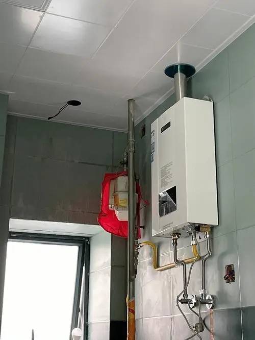 燃气热水器烟管安装的五点要求_烟道_排放_影响