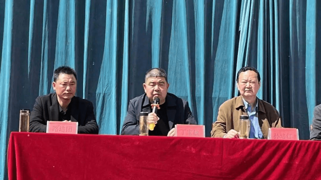 邓州市理想信念报告团,家庭教育报告团走进九龙镇雪垠中学,中心小学