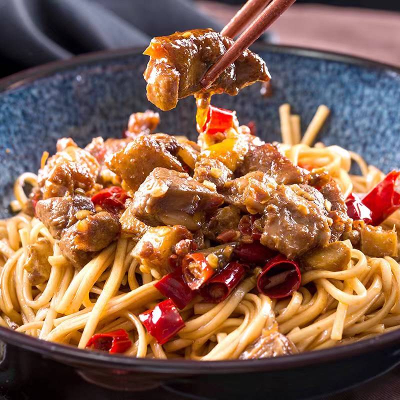 姜鸭面制作_鸭子_姜丝_颜色