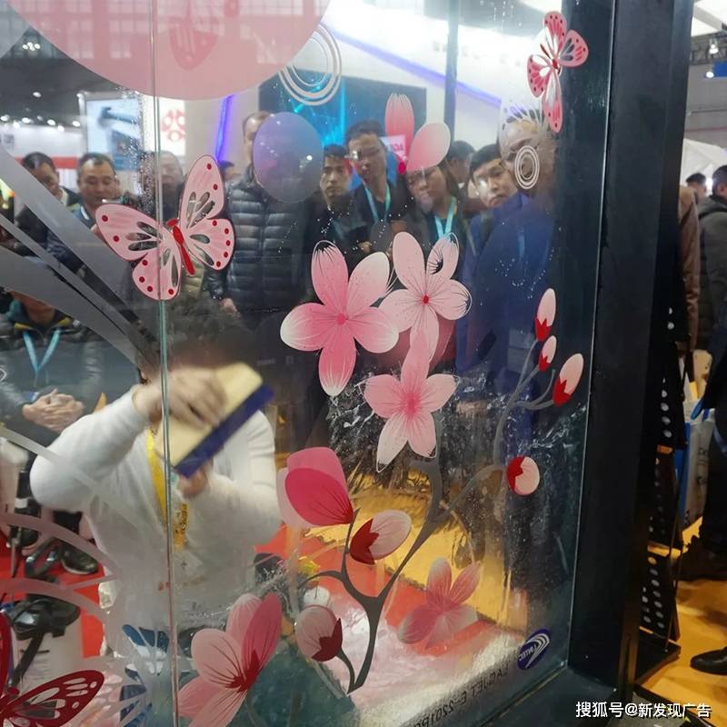 深圳广告打印办公玻璃贴 商场橱窗透明膜uv喷绘超透贴uv彩白彩打印