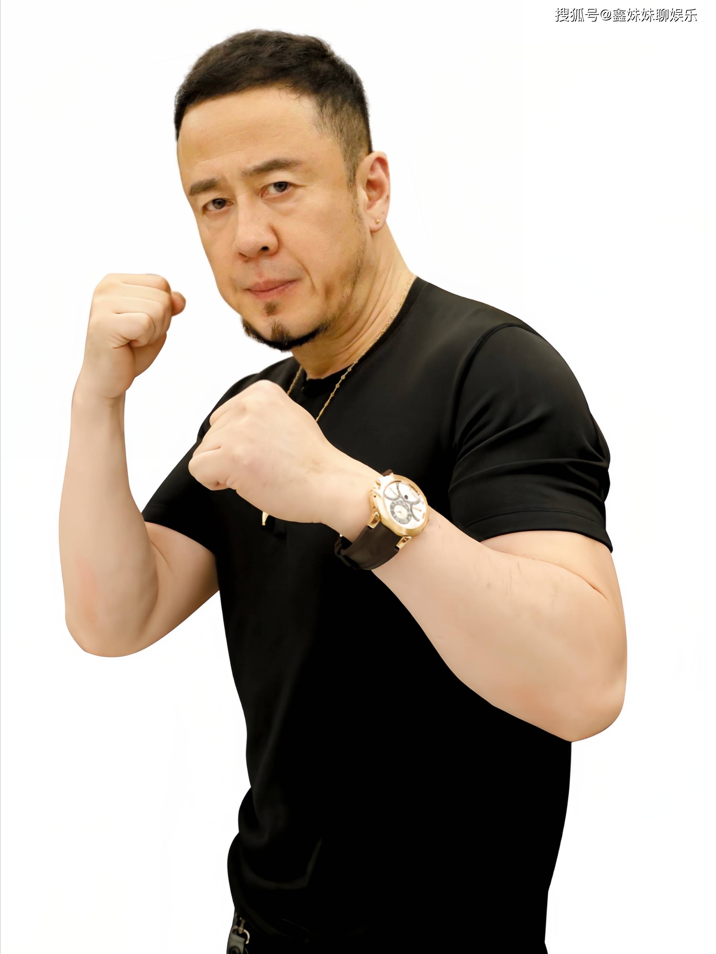 娱乐圈遭人烦的2位明星,杨坤看不起刀郎,谢娜主持节目口无遮拦_直播