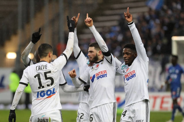 亚眠取得13胜8平16负的成绩积47分排名联赛第十二,球队在上轮联赛客场