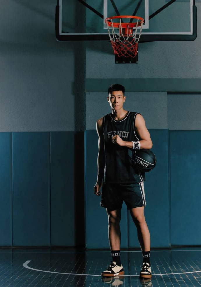 李玮颢创造新奇迹,并接到奢侈品牌推广,但这只是开始_球员_北控_联赛