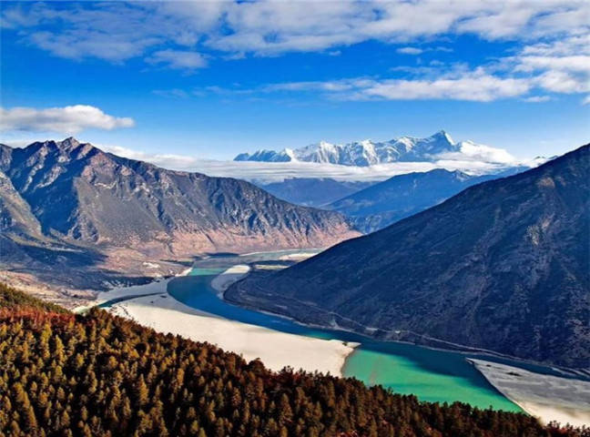 两大一小去西藏旅行八天七晚想了解报团的费用需要多少？