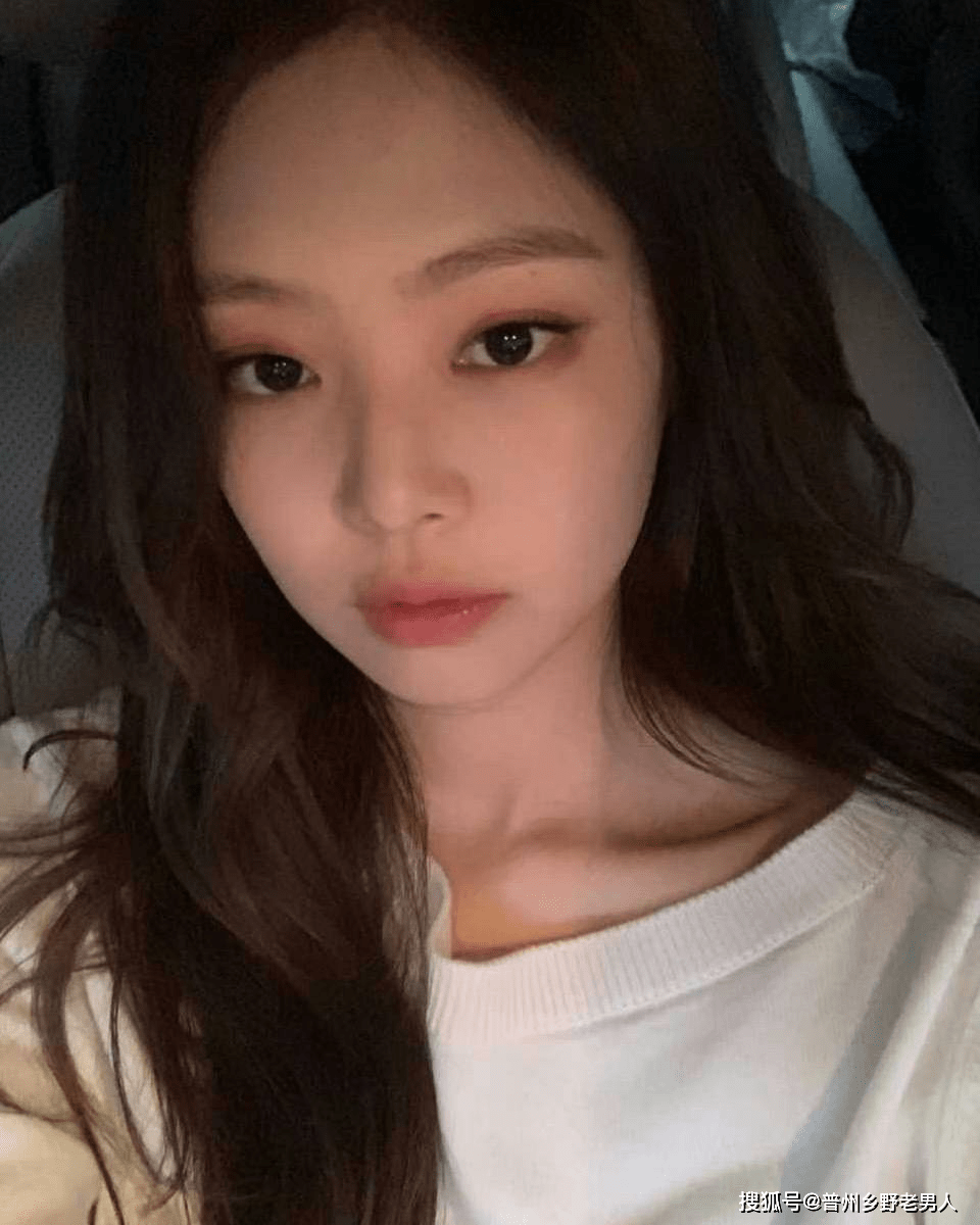 jennie身体不适坚持演出