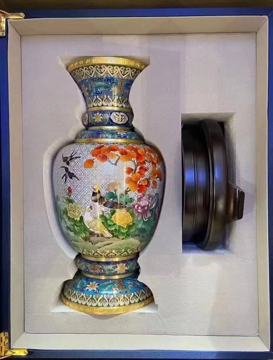 钟连盛,李静联合创作 景泰蓝《盛世欢歌》瓶 世界级国礼_中国_藏品
