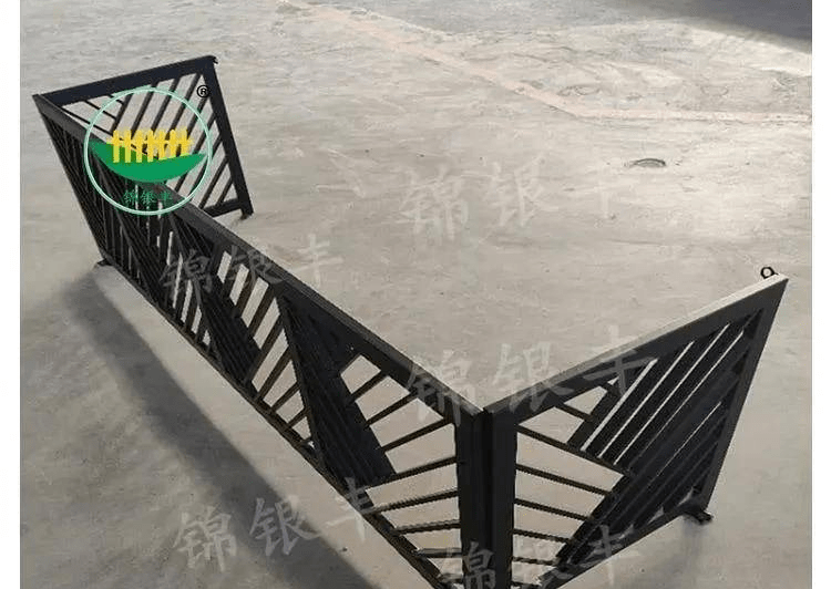 锦银丰护栏:河南空调护栏 河南锌钢护栏 河南阳台护栏 河南锌钢百叶窗