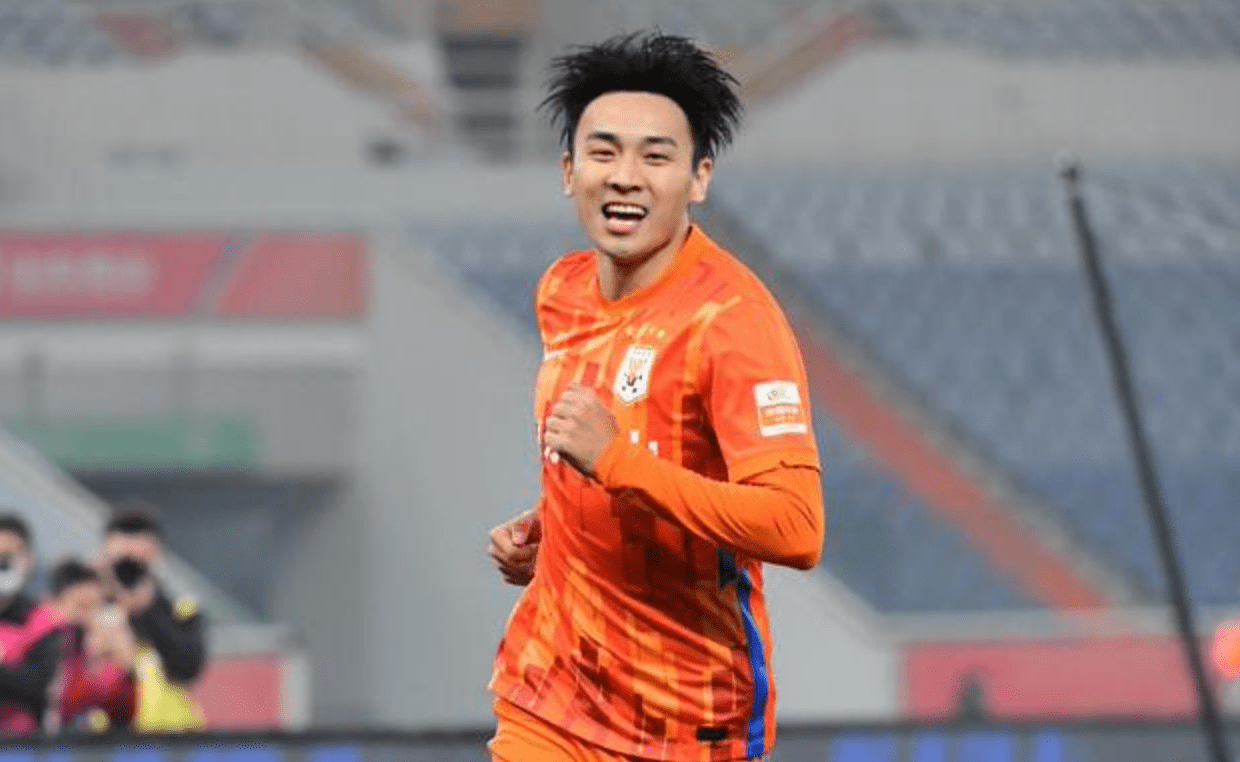 已正式进入泰山队大名单,球迷们是否欢迎?_吴兴涵_球员_一线