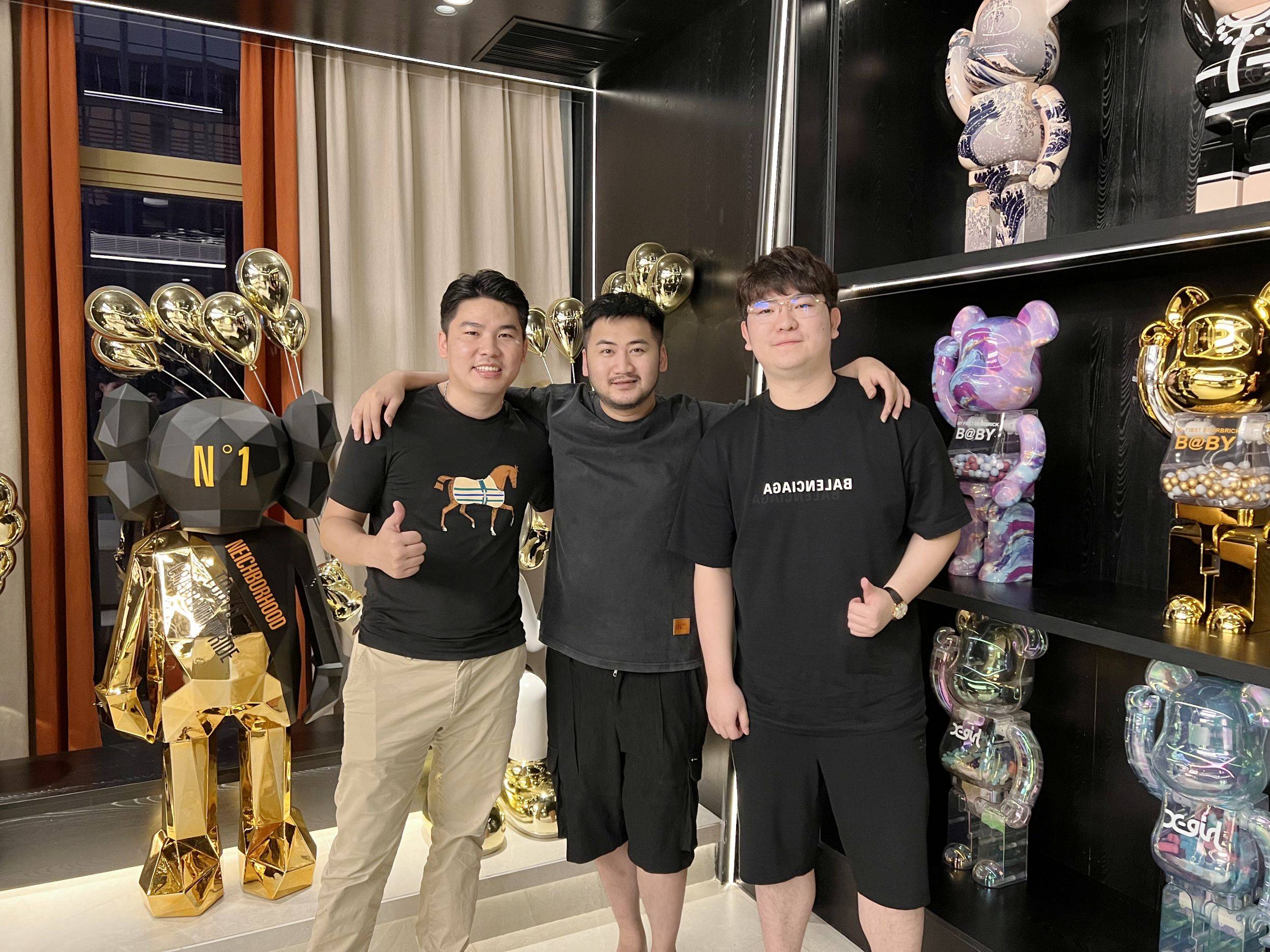 潮!csgo茄子助阵粤塔h电竞酒店(茂名店)新店开业!送签名衣服!